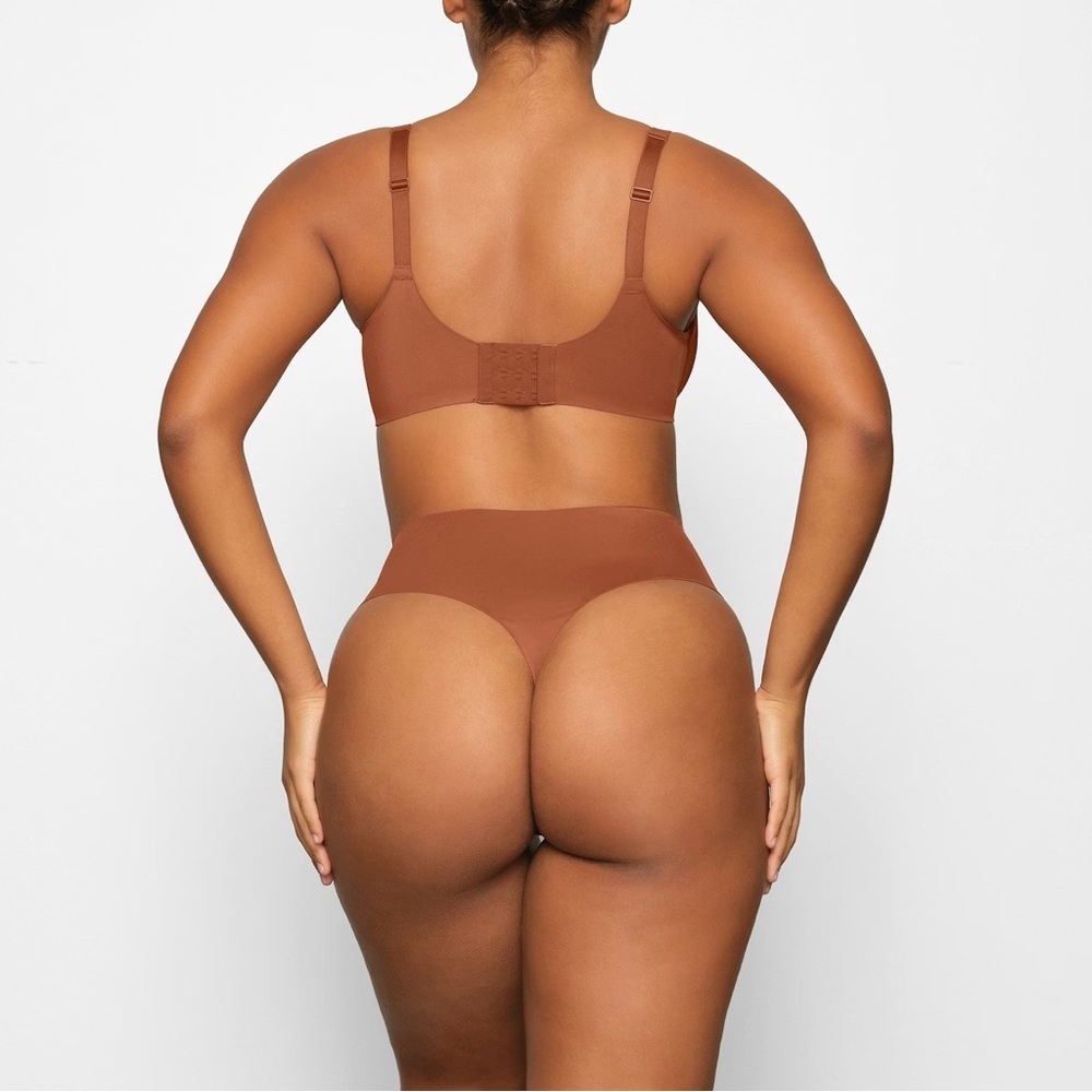 SKIMS Smoothing Intimates Unlined Full Coverage Bra - Bronze - Picture 4 of 7